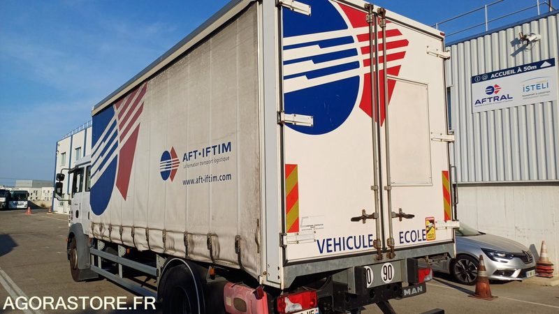 Vrachtwagen Porteur MAN TGM 18.290 de 2010/458000 kms - BE-690-VF (3822)