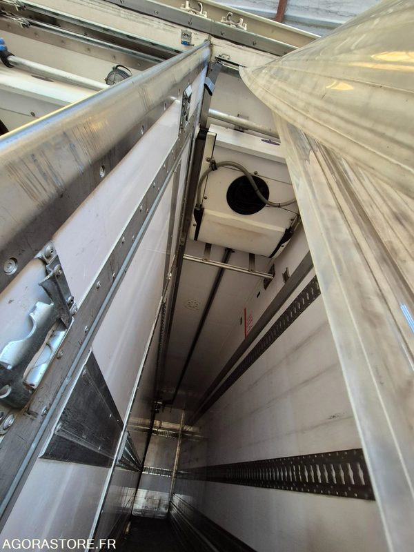 Vrachtwagen Porteur Volvo frigo