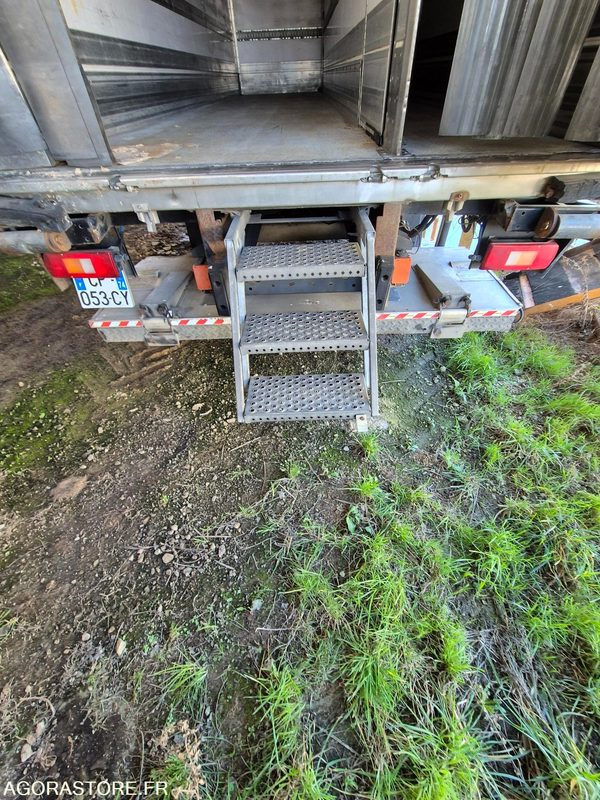 Vrachtwagen Porteur Volvo frigo