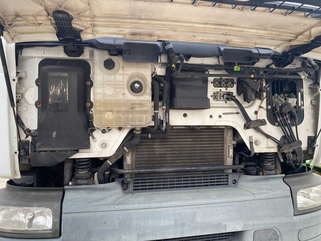 Vrachtwagen RENAULT 220 CDI FLATBED TRUCK