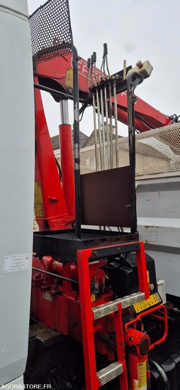 Vrachtwagen RENAULT MIDLUM GRUE - 2003 -143000km