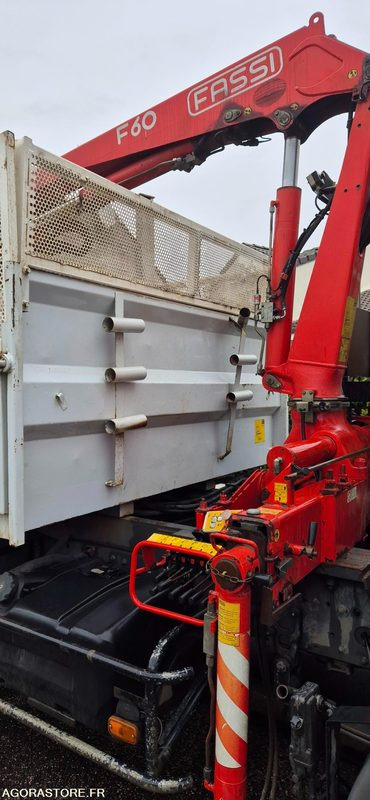 Vrachtwagen RENAULT MIDLUM GRUE - 2003 -143000km