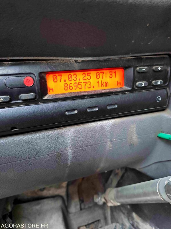 Vrachtwagen RENAULT Ravitailleur Carburant Artois - 2003 / 869573 KM (P200233)