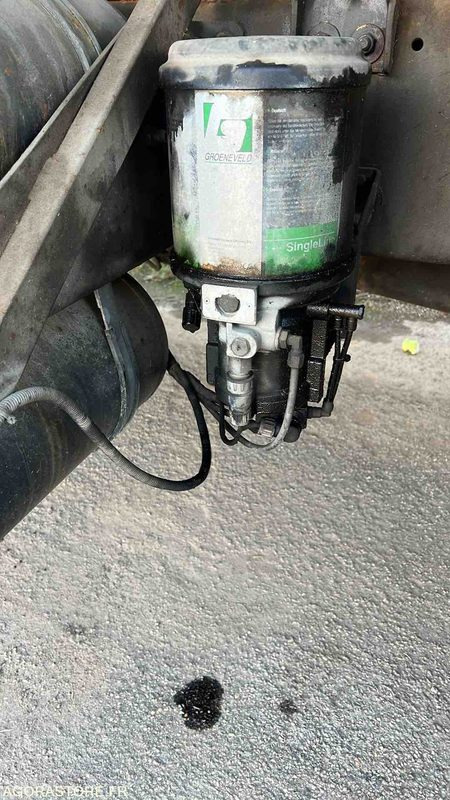 Vrachtwagen Renault Kerax - 2004 - BL-657-MB