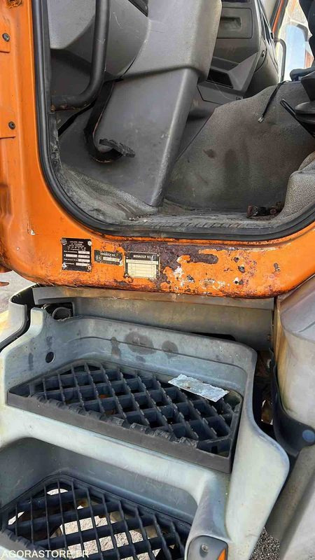 Vrachtwagen Renault Kerax - 2004 - BL-657-MB