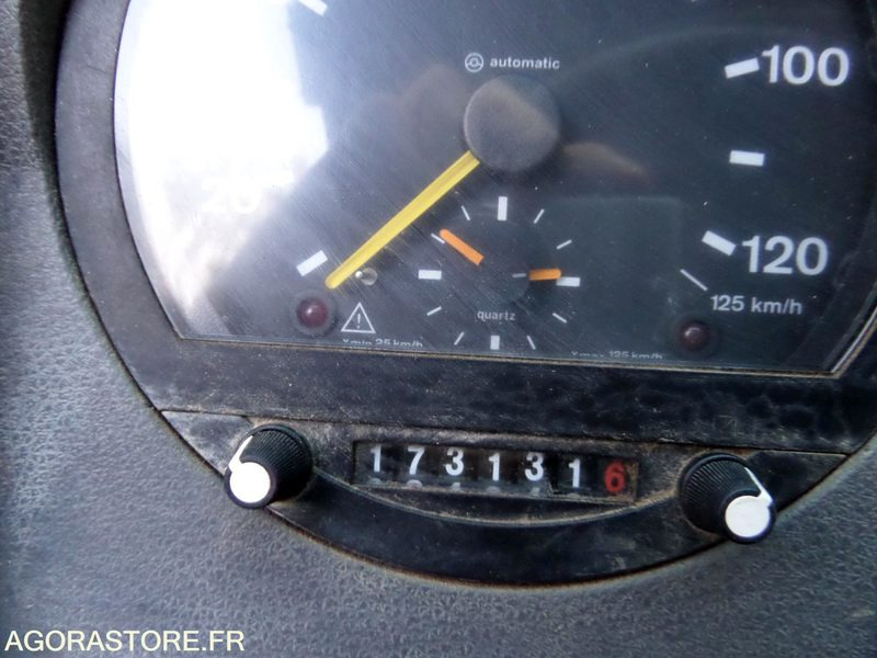 Vrachtwagen Renault M210 - 1998 - 174000km (BY-623-FQ)