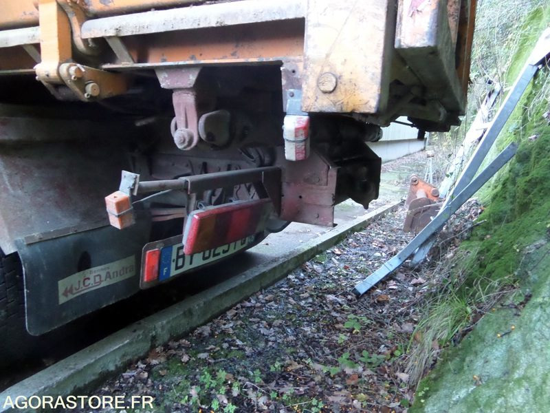 Vrachtwagen Renault M210 - 1998 - 174000km (BY-623-FQ)