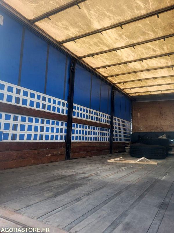 Vrachtwagen Renault Premium - 2009 - 450000 Kms