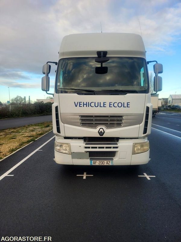 Vrachtwagen Renault Premium - 2009 - 450000 Kms