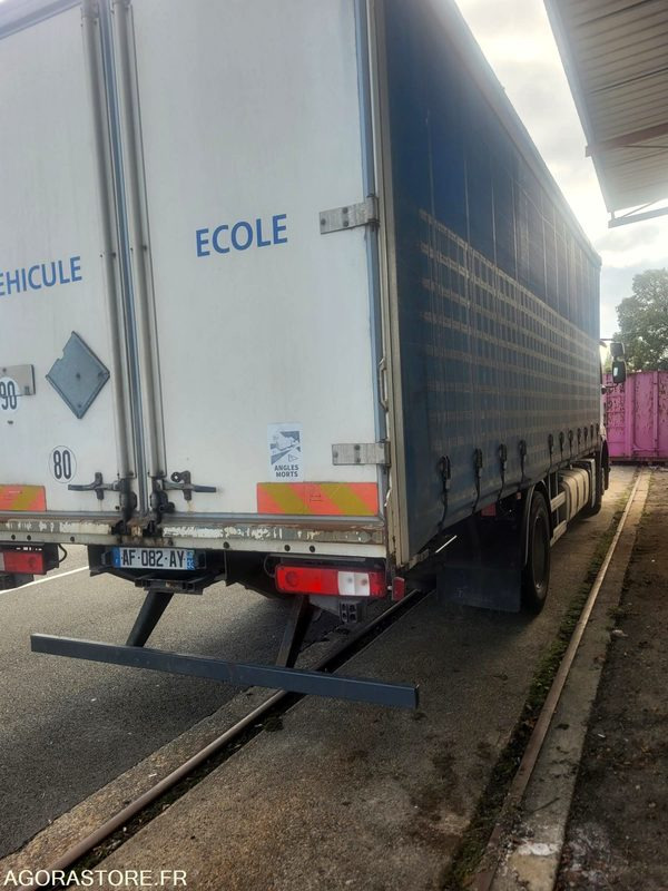 Vrachtwagen Renault Premium - 2009 - 470000 Kms