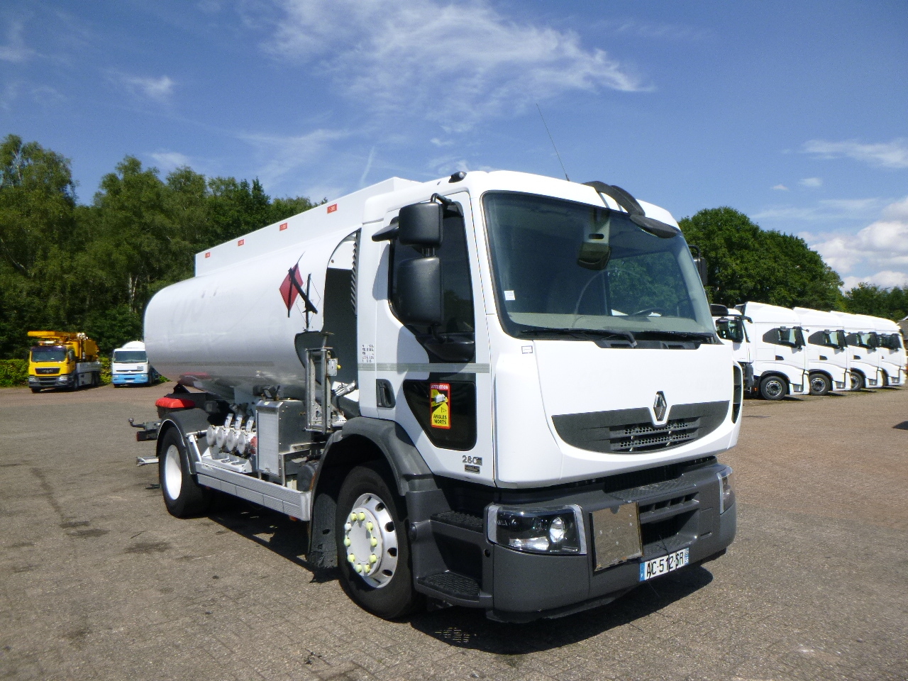 Tankwagen voor het vervoer van brandstoffen Renault Premium 280 dxi 4x2 fuel tank 13.6 m3 / 4 comp: afbeelding 2