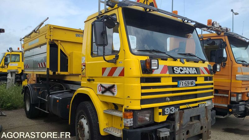 Vrachtwagen SCANIA 93H 220 - 1996 - 301040 KM