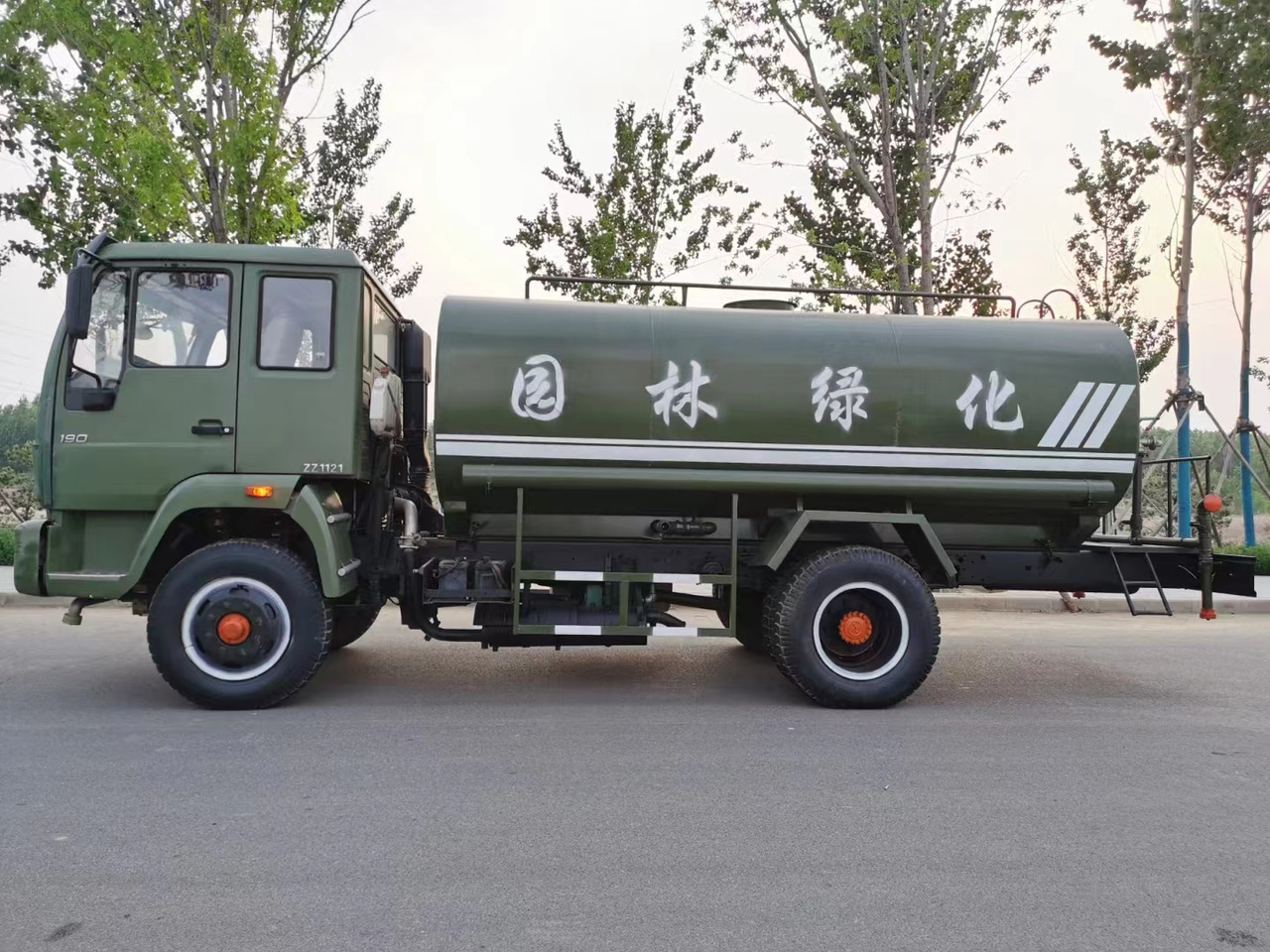 Tankwagen SINOTRUK 4x2 drive water sprinkler truck 12 m³: afbeelding 7