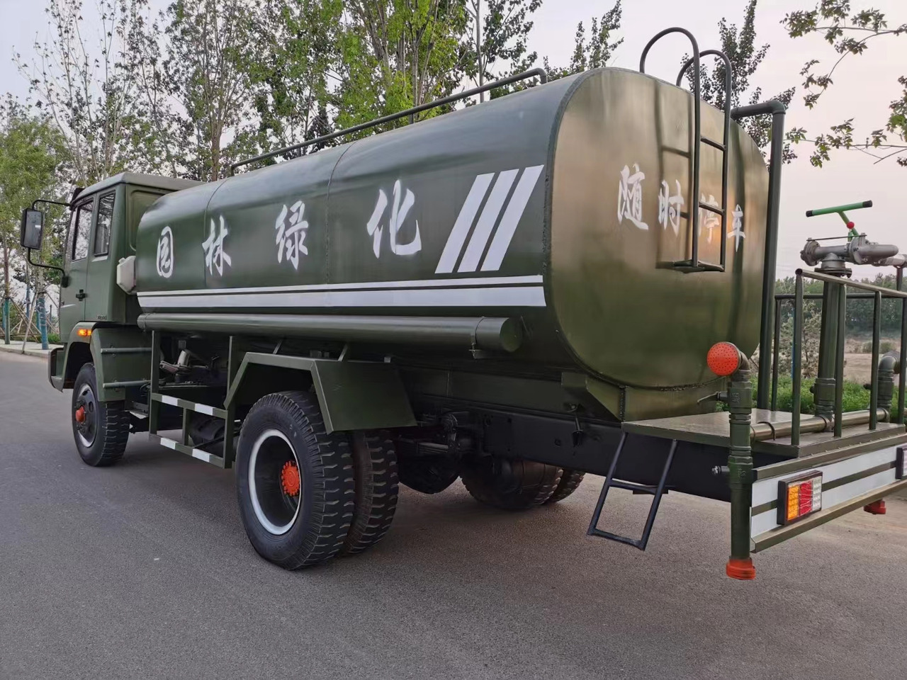 Tankwagen SINOTRUK 4x2 drive water sprinkler truck 12 m³: afbeelding 5