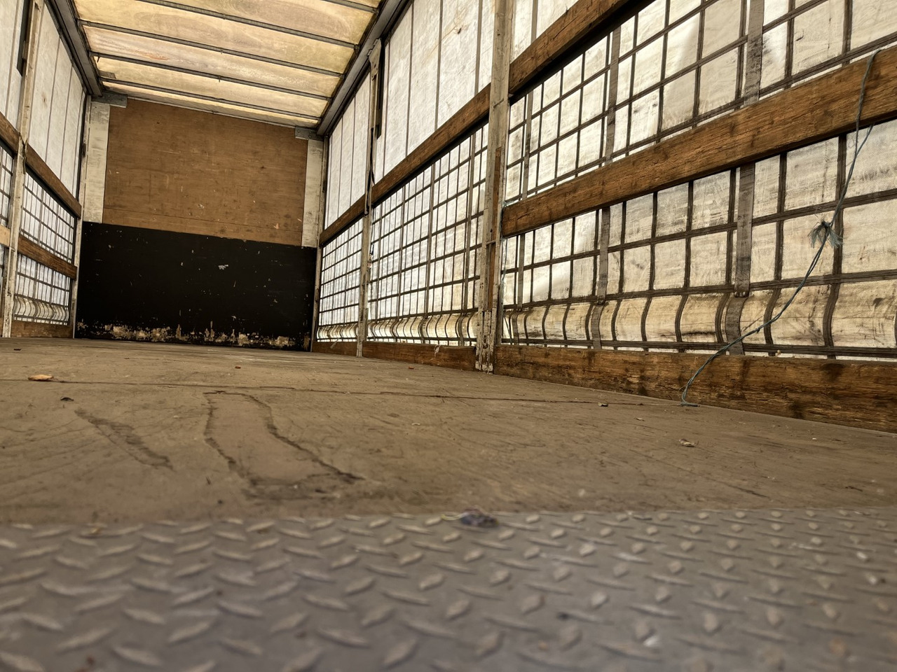 Schuifzeilen vrachtwagen DAF LF 220