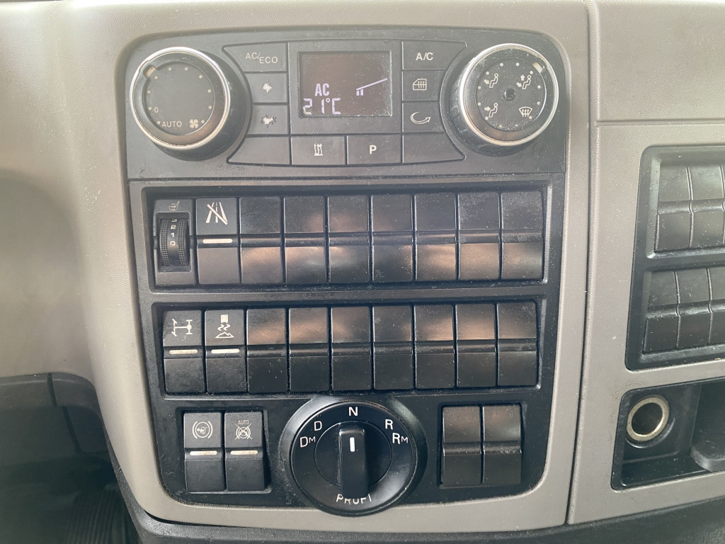 Schuifzeilen vrachtwagen MAN TGL 12.250 4x2 BL