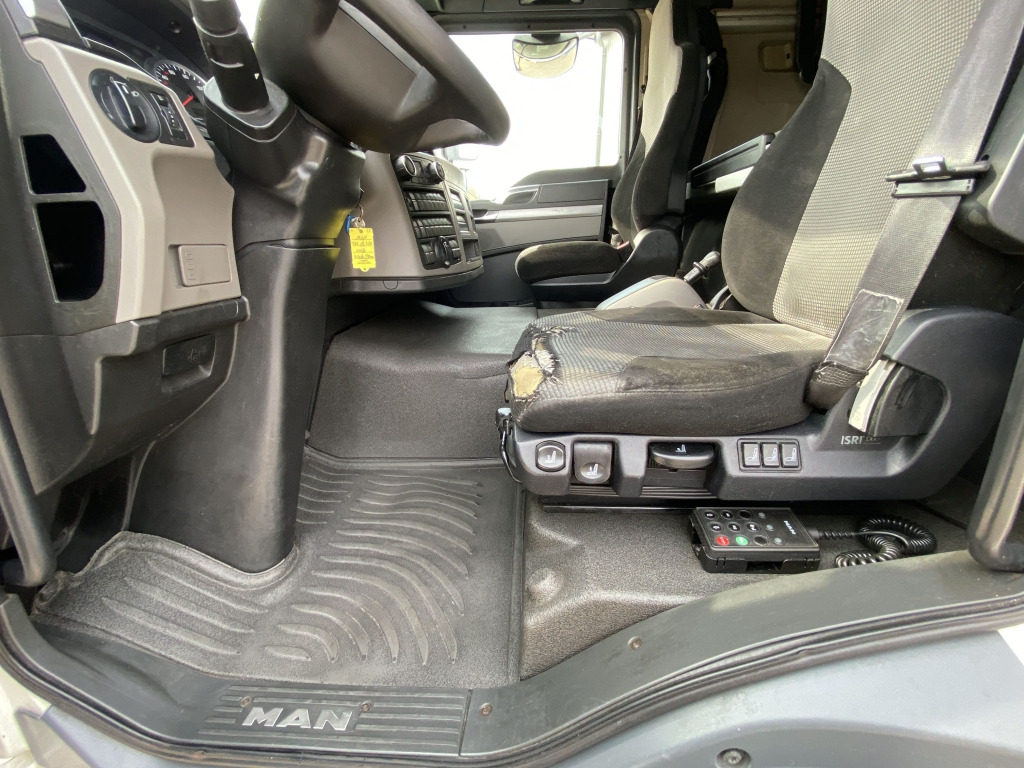 Schuifzeilen vrachtwagen MAN TGL 12.250 4x2 BL