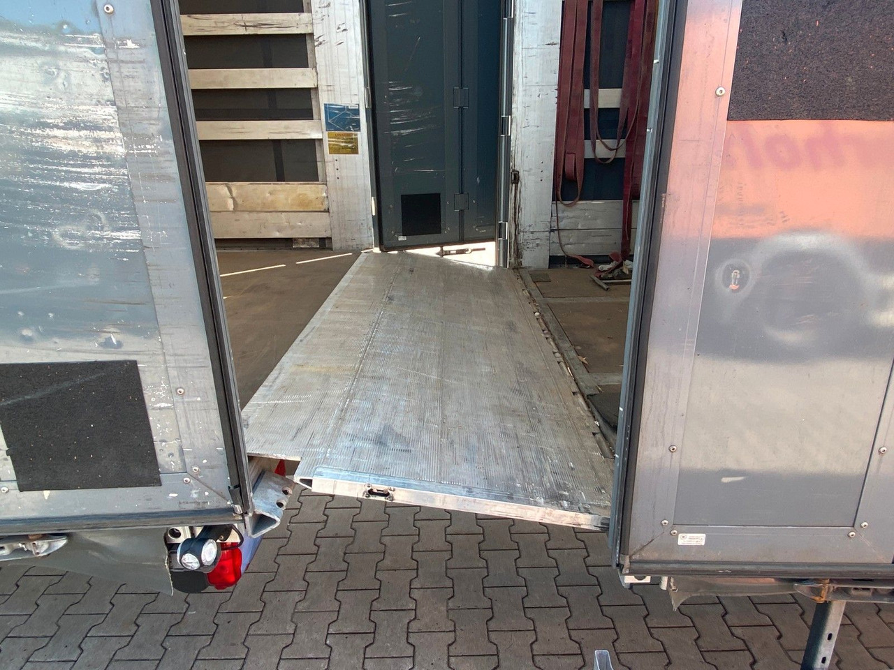 Schuifzeilen vrachtwagen MAN TGM 15.250 + Redos Anhänger GESAMTZUG|Durchlader