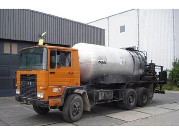 Tank vrachtwagen Pegaso 2331 6*4 Bitumen Spreader