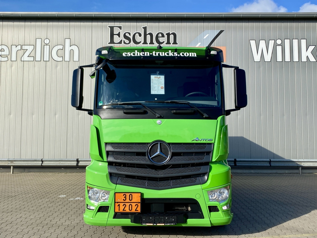 Tankwagen Mercedes-Benz 1843 Antos A3