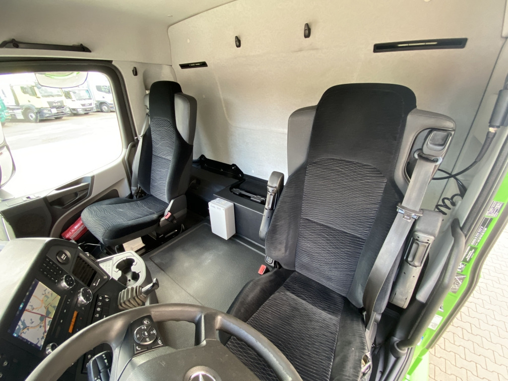 Tankwagen Mercedes-Benz 1843 Antos A3