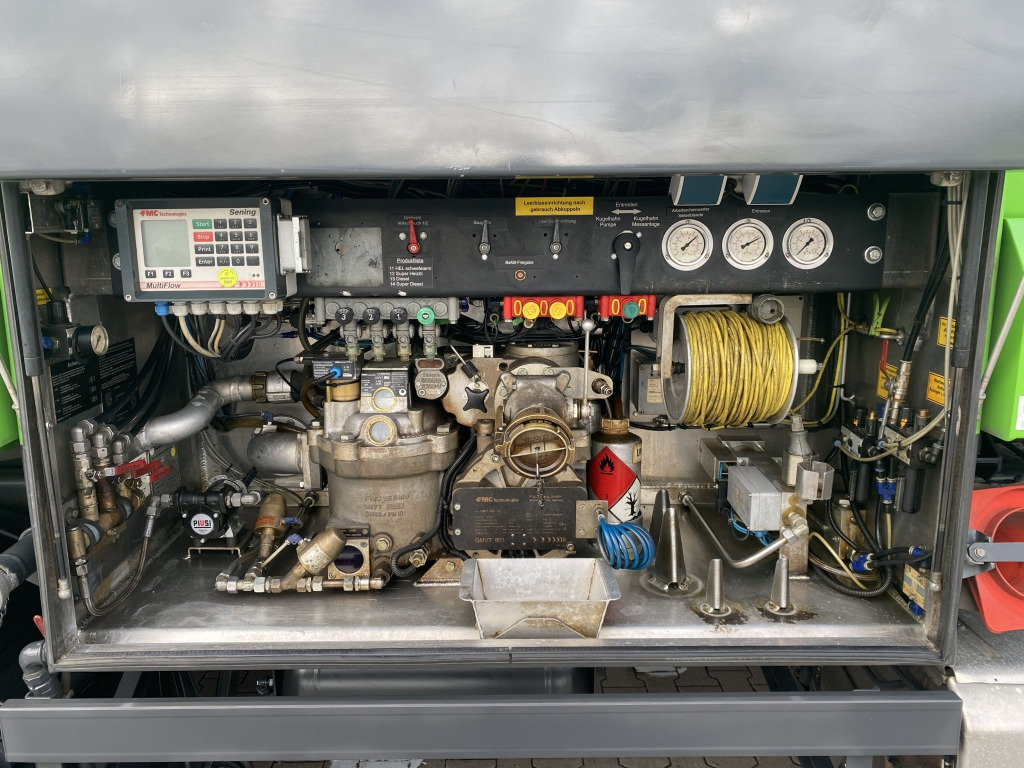 Tankwagen Mercedes-Benz 1843 Antos A3