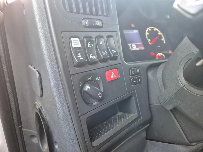 Tankwagen Scania P310 13500L CARBURANT / FUEL - 4 COMP