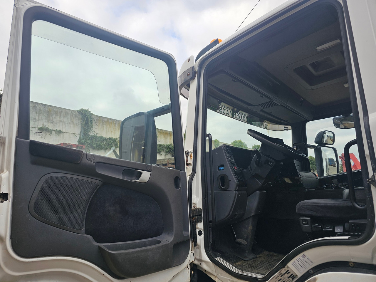 Tankwagen Scania P420 6x2*4