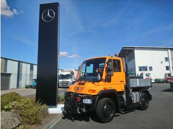 Vrachtwagen met open laadbak, Gemeentelijke machine/ Speciaal Unimog Mercedes-Benz UNIMOG U300 4x4: afbeelding 1