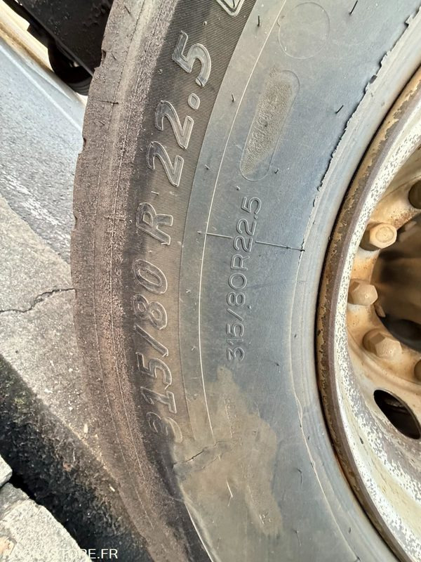 Vrachtwagen VOLVO FM12 380 - 2004 - 636 982