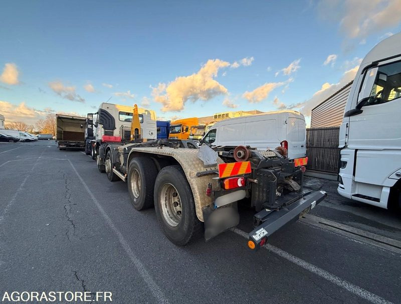 Vrachtwagen VOLVO FM12 380 - 2004 - 636 982