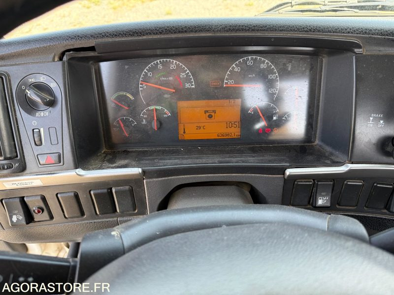 Vrachtwagen VOLVO FM12 380 - 2004 - 636 982