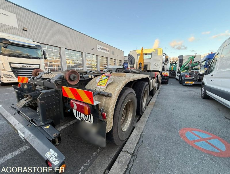 Vrachtwagen VOLVO FM12 380 - 2004 - 636 982