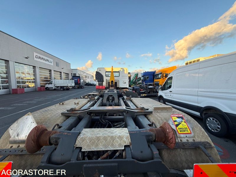 Vrachtwagen VOLVO FM12 380 - 2004 - 636 982