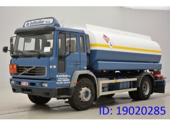 Tankwagen voor het vervoer van brandstoffen Volvo FL6.250: afbeelding 1