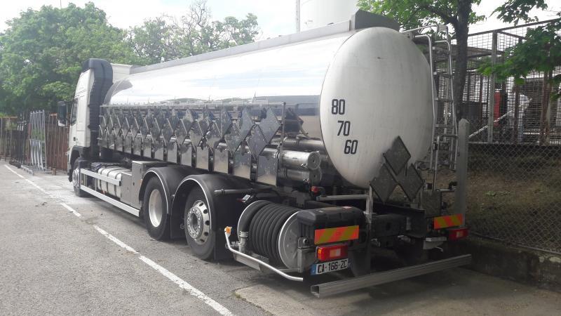 Tankwagen voor het vervoer van chemicaliën Volvo FM12 450: afbeelding 2