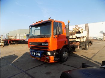 Vrachtwagen met open laadbak DAF AE65NC