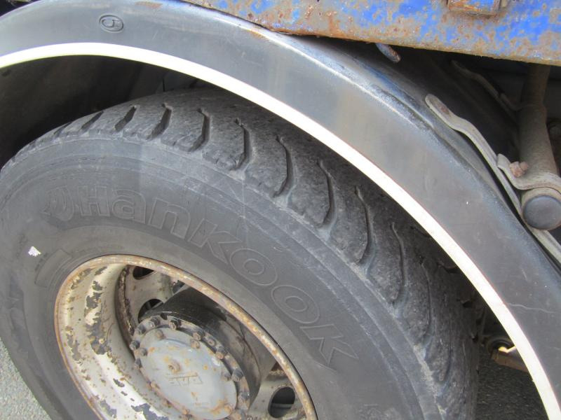 Vrachtwagen met open laadbak DAF XF105 460