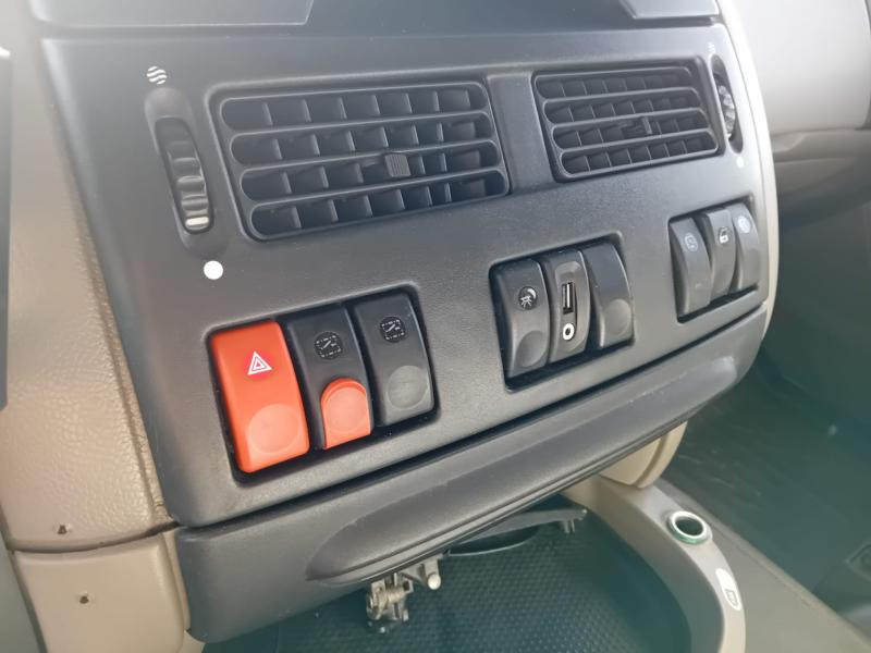 Vrachtwagen met open laadbak DAF XF105 460