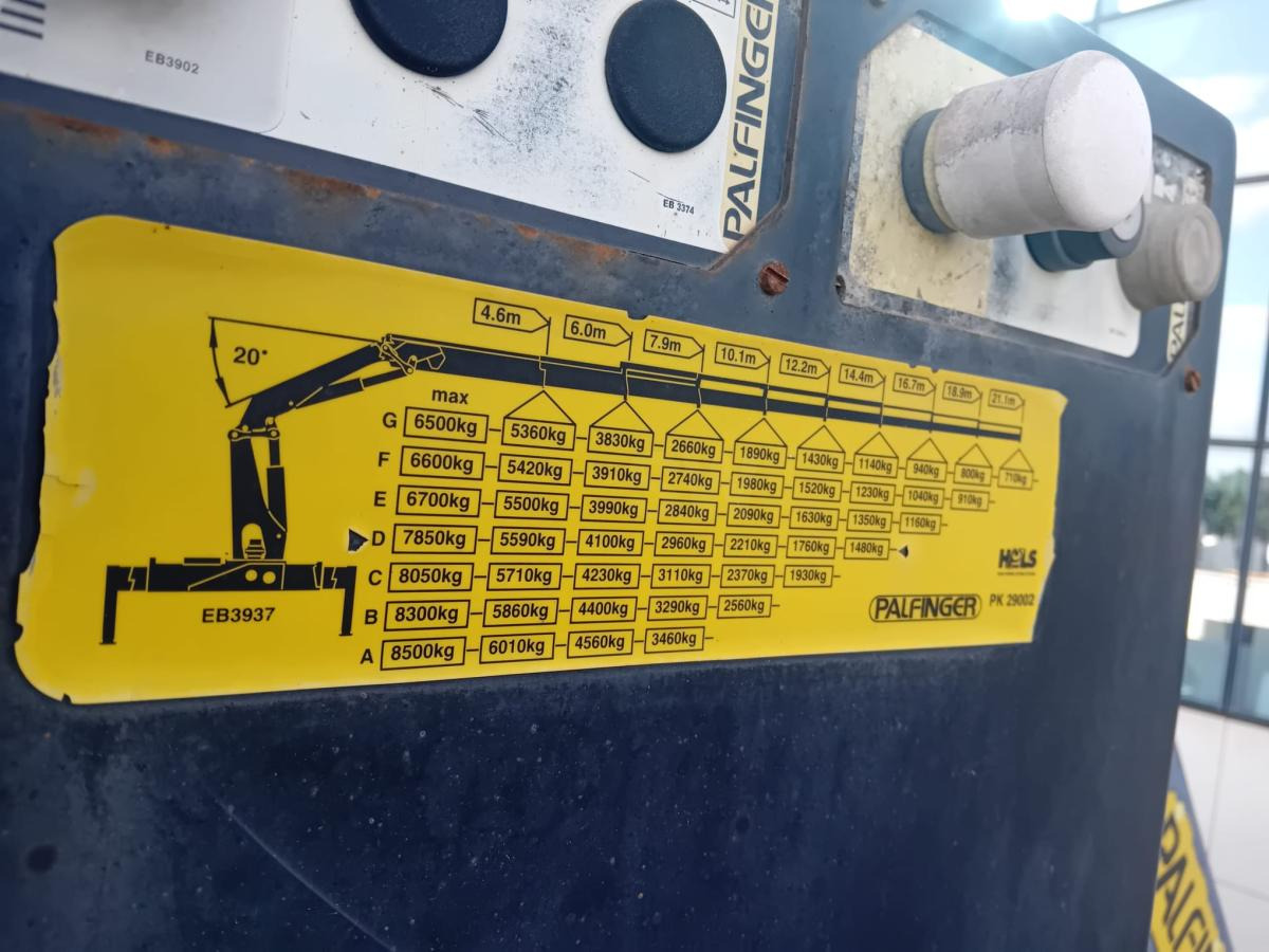 Vrachtwagen met open laadbak DAF XF105 460