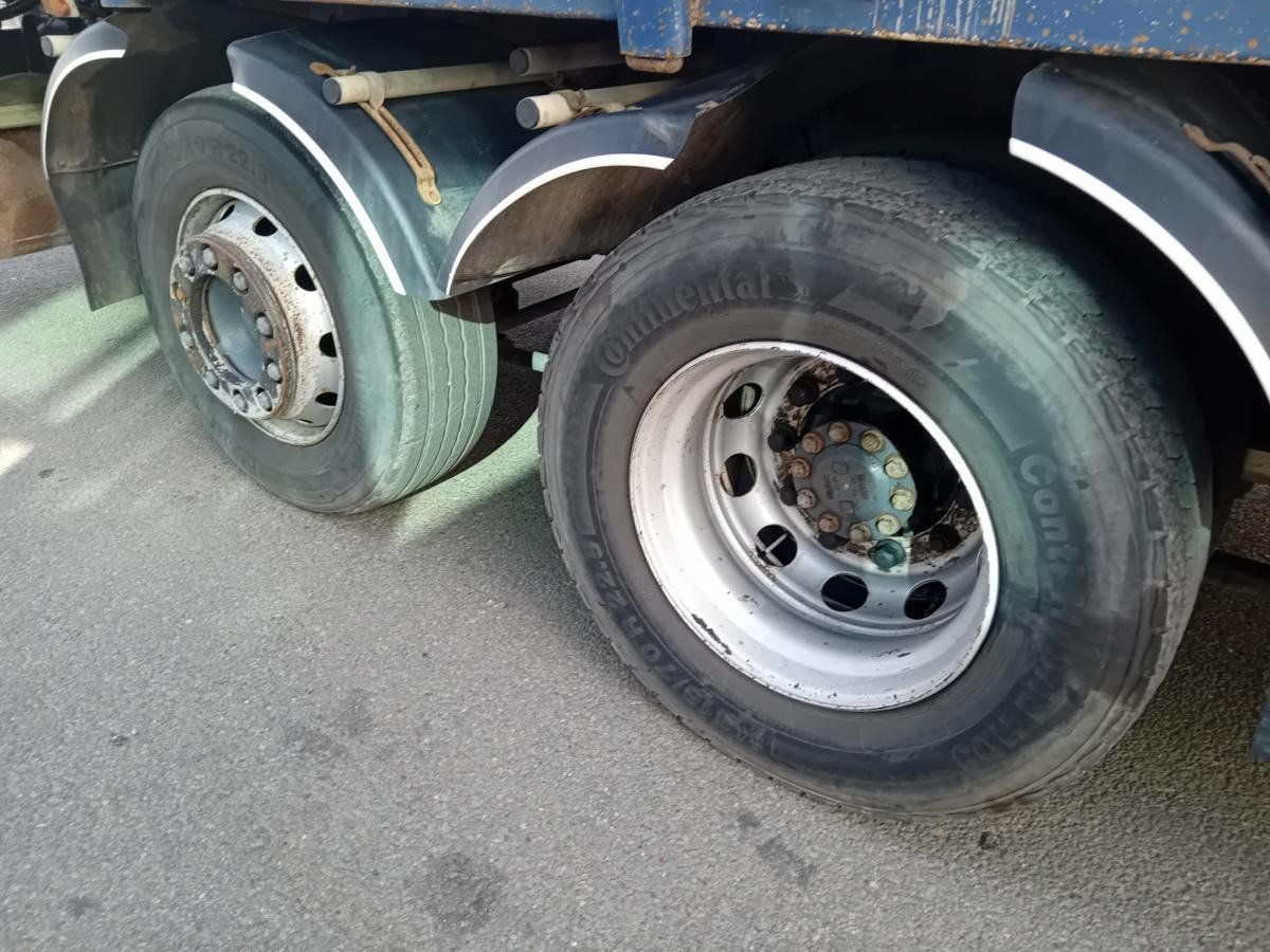 Vrachtwagen met open laadbak DAF XF105 460