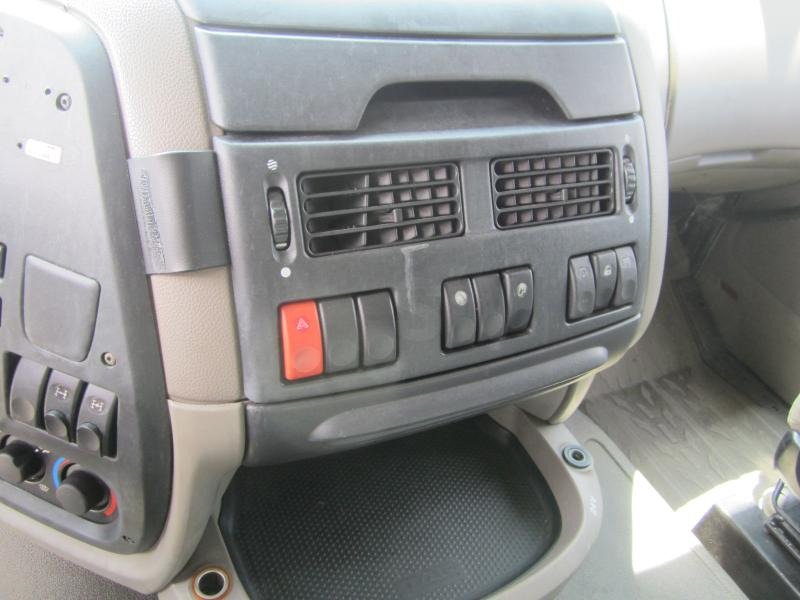 Vrachtwagen met open laadbak DAF XF105 460