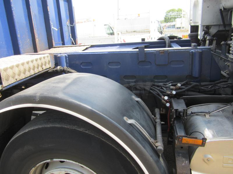 Vrachtwagen met open laadbak DAF XF105 460