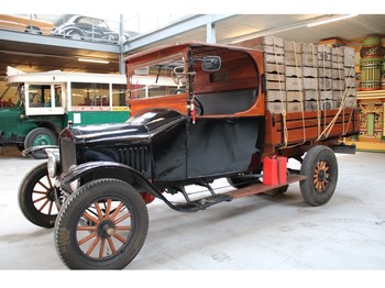 Vrachtwagen met open laadbak Ford 1925 TT