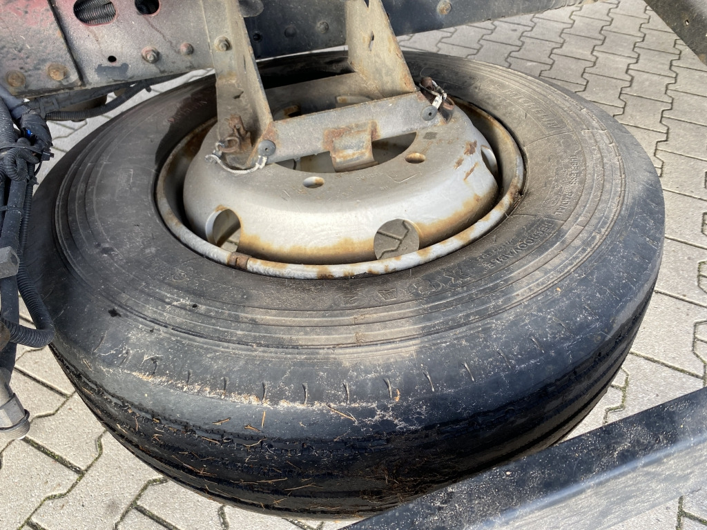 Vrachtwagen met open laadbak MAN 10.224 4x2 / Tirre Faltkran