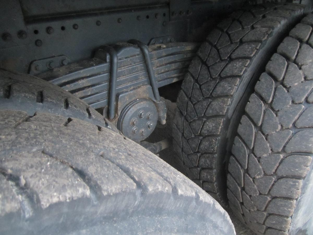 Vrachtwagen met open laadbak MAN TGA