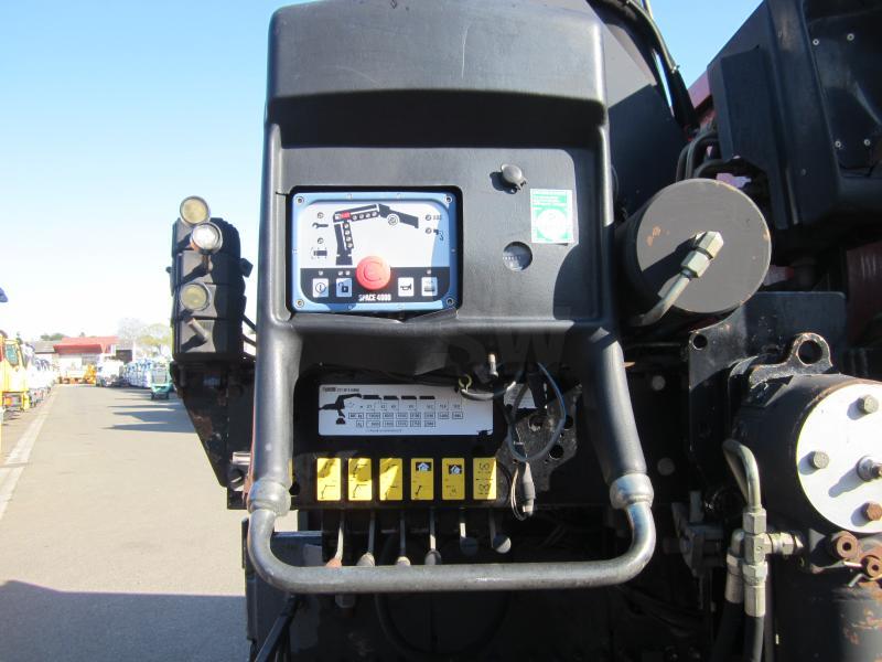 Vrachtwagen met open laadbak MAN TGA 26.430