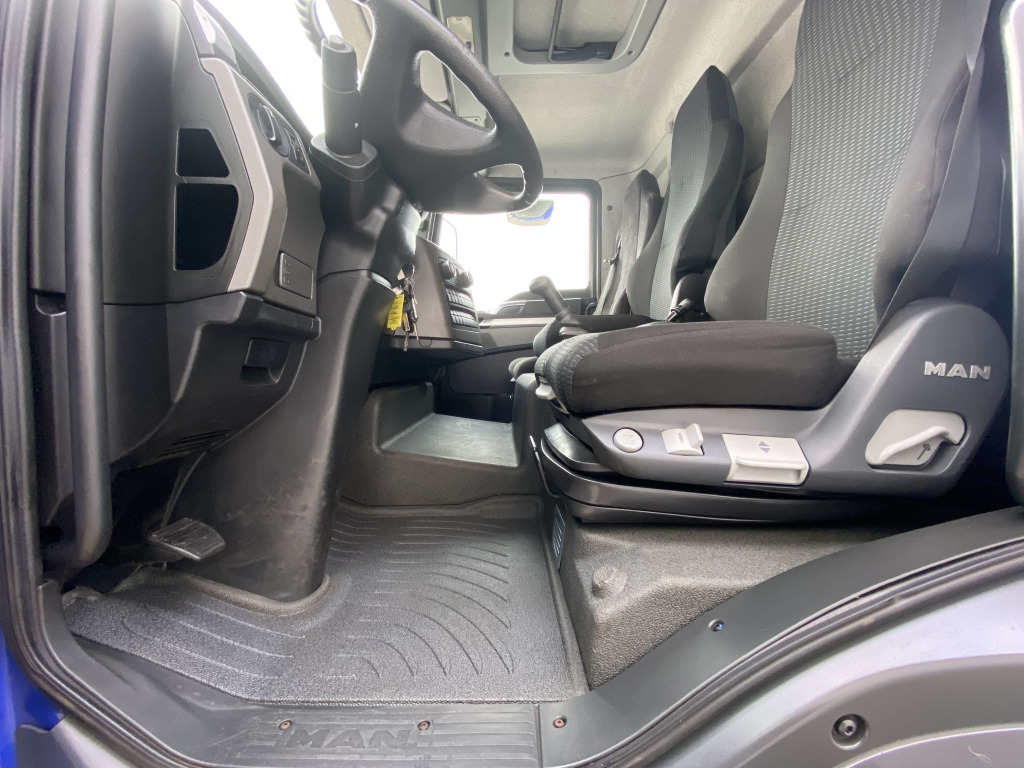 Vrachtwagen met open laadbak MAN TGL 8.180 4x2 BB