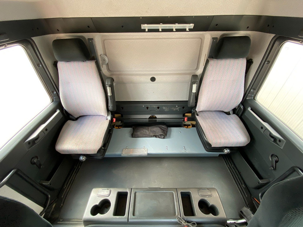 Vrachtwagen met open laadbak MAN TGM 15.290 DOKA|Atlas AK 75,2*Funk*4x Sitze*Navi