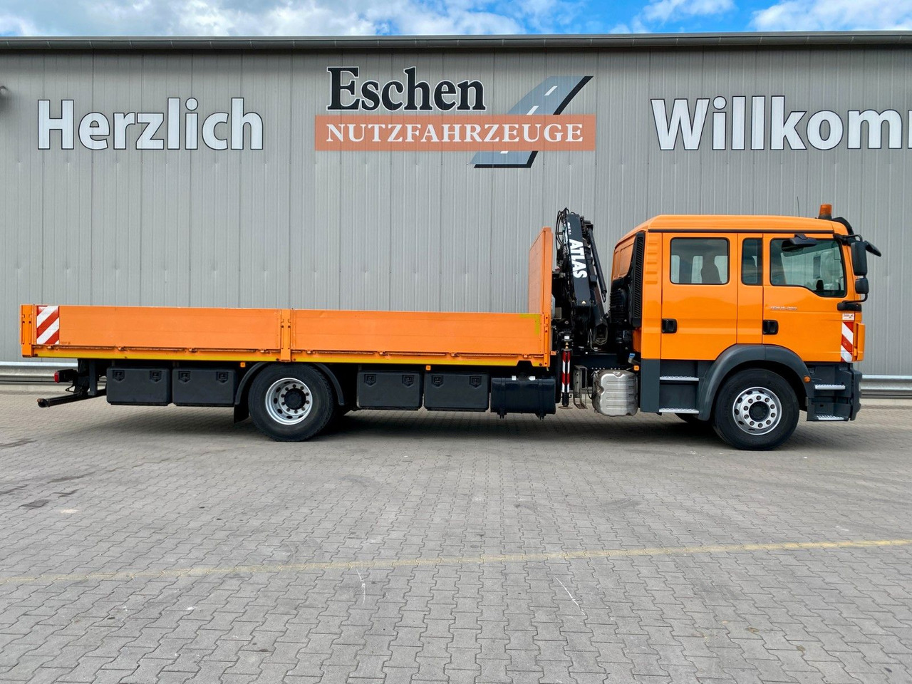 Vrachtwagen met open laadbak MAN TGM 15.290 DOKA|Atlas AK 75,2*Funk*4x Sitze*Navi